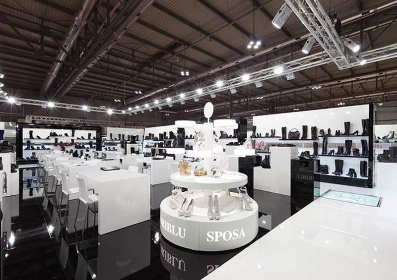 11-stand Micam Loriblu